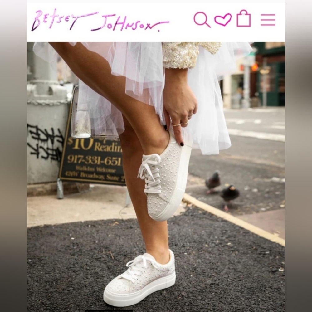 Betsy Johnson Sneakers Size 7 Sidney Ivory GUC